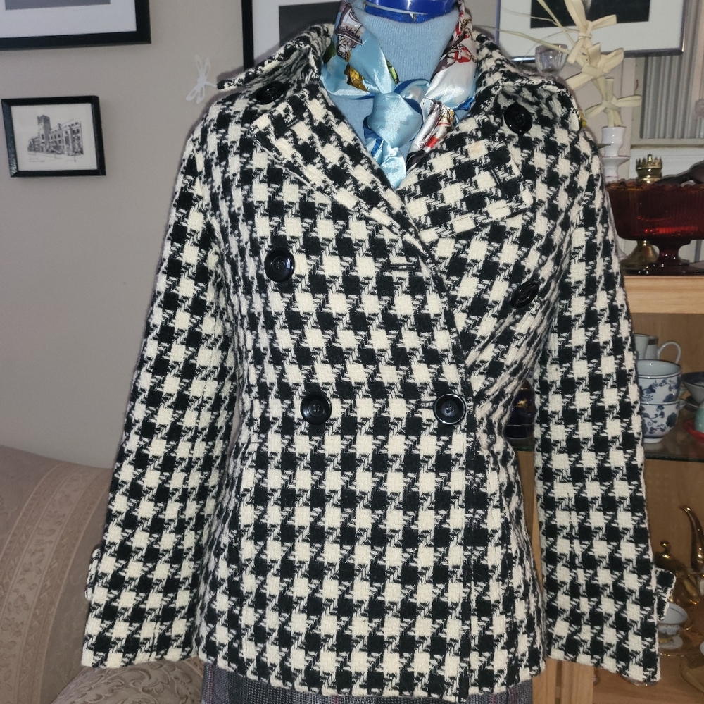 Classic houndstooth print wool coat.